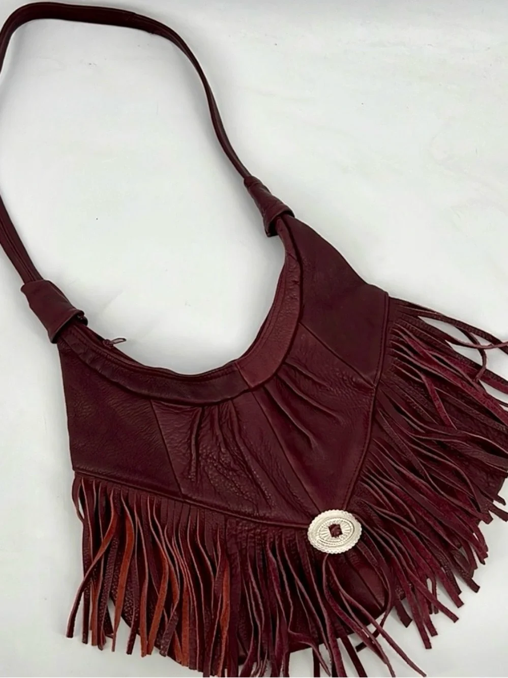 Vintage unbranded maroon leather fringe zippered purse crossbody shoulder bag